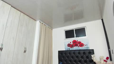 Snapshot of pinky_f00x chatting on 06/27/26, 07:19 pinky_f00x online show from 06/27/26, 07:19