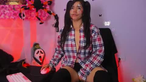 Pinky Purr online show from 10/31/25, 04:52