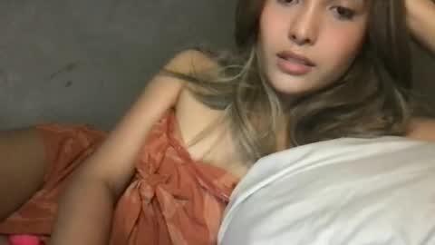 Snapshot of pinky_skylar chatting on 07/06/26, 03:25 taylor-dont forget to follow and give thumps up online show from 07/06/26, 03:25