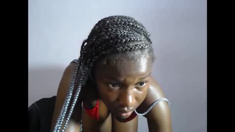 pinkykiki_247 online show from 11/12/25, 06:47