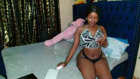 Snapshot of pinkysmiles chatting on 12/11/24, 12:33 Pinky online show from 12/11/24, 12:33