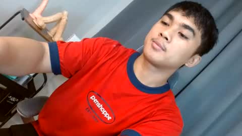 Snapshot of pinoyadriannexxx chatting on 07/31/26, 03:17 Adrianne online show from 07/31/26, 03:17