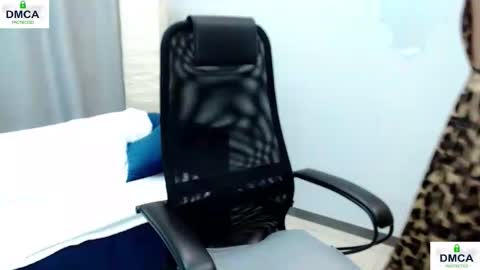 Bella online show from 10/30/25, 09:55