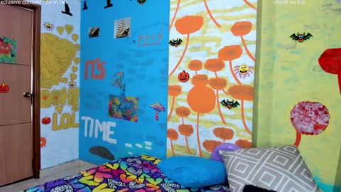 Snapshot of pipeshowtime chatting on 12/17/24, 01:18 VALENTINA y PIPE online show from 12/17/24, 01:18