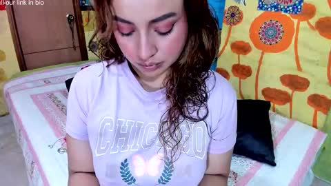 Snapshot of pipeshowtime chatting on 11/07/25, 03:56 VALENTINA y PIPE online show from 11/07/25, 03:56