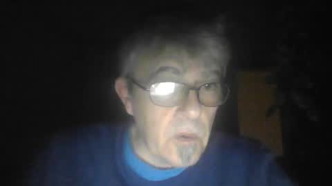 Snapshot of pipi2704 chatting on 12/19/24, 12:34 pipi2704 online show from 12/19/24, 12:34
