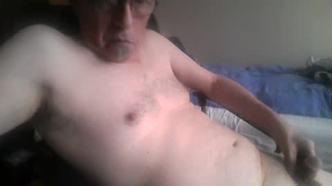 Snapshot of pipi2704 chatting on 12/21/24, 10:06 pipi2704 online show from 12/21/24, 10:06