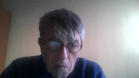 Snapshot of pipi2704 chatting on 12/22/24, 08:05 pipi2704 online show from 12/22/24, 08:05