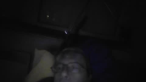 Snapshot of pipi2704 chatting on 12/25/24, 05:37 pipi2704 online show from 12/25/24, 05:37
