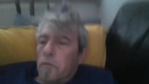 Snapshot of pipi2704 chatting on 12/25/24, 09:56 pipi2704 online show from 12/25/24, 09:56