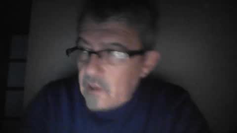 Snapshot of pipi2704 chatting on 01/12/25, 03:25 pipi2704 online show from 01/12/25, 03:25