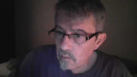 Snapshot of pipi2704 chatting on 01/17/25, 04:47 pipi2704 online show from 01/17/25, 04:47