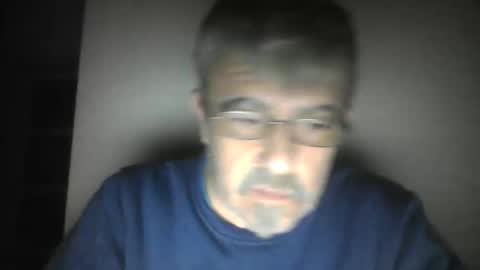 Snapshot of pipi2704 chatting on 01/26/25, 03:27 pipi2704 online show from 01/26/25, 03:27