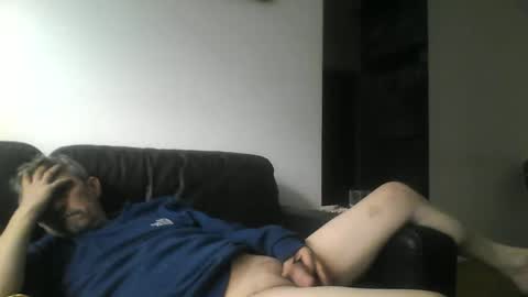Snapshot of pipi2704 chatting on 01/26/25, 11:28 pipi2704 online show from 01/26/25, 11:28
