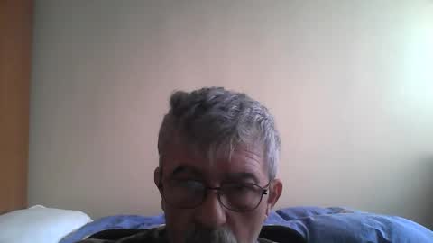 Snapshot of pipi2704 chatting on 02/01/25, 11:32 pipi2704 online show from 02/01/25, 11:32