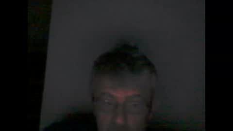 Snapshot of pipi2704 chatting on 02/05/25, 04:27 pipi2704 online show from 02/05/25, 04:27