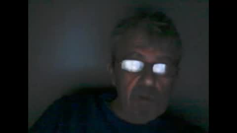Snapshot of pipi2704 chatting on 02/06/25, 02:44 pipi2704 online show from 02/06/25, 02:44