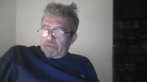 Snapshot of pipi2704 chatting on 02/17/25, 05:36 pipi2704 online show from 02/17/25, 05:36