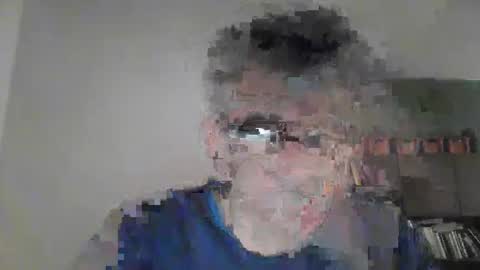 Snapshot of pipi2704 chatting on 02/23/25, 12:05 pipi2704 online show from 02/23/25, 12:05