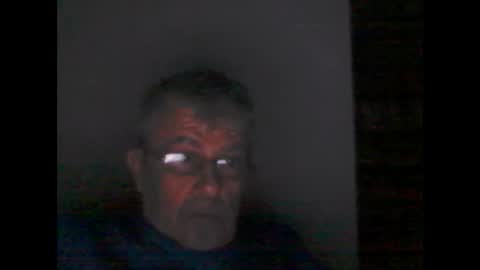 Snapshot of pipi2704 chatting on 03/11/25, 03:16 pipi2704 online show from 03/11/25, 03:16
