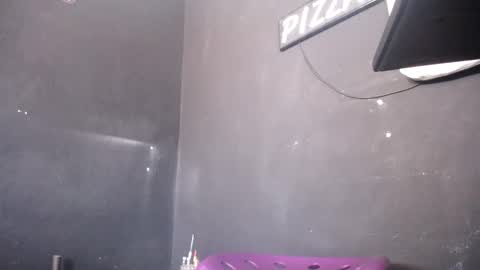 Snapshot of pirata_privado chatting on 11/30/25, 02:21 pirata_privado online show from 11/30/25, 02:21