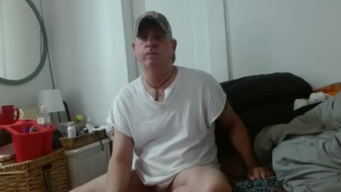 Snapshot of pirate334 chatting on 05/27/26, 03:42 pirate334 online show from 05/27/26, 03:42