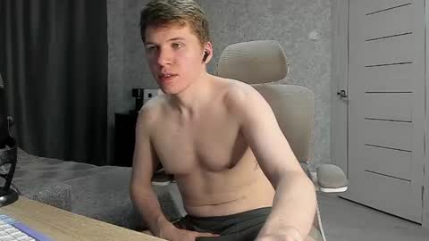 Snapshot of pirremeow chatting on 06/20/26, 06:11 Pierre online show from 06/20/26, 06:11