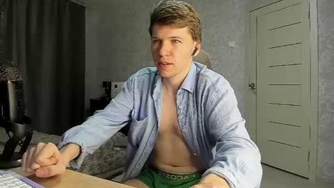 Snapshot of pirremeow chatting on 07/05/26, 12:56 Pierre online show from 07/05/26, 12:56
