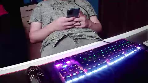 Snapshot of pisceslost chatting on 09/15/25, 12:32 pisceslost online show from 09/15/25, 12:32