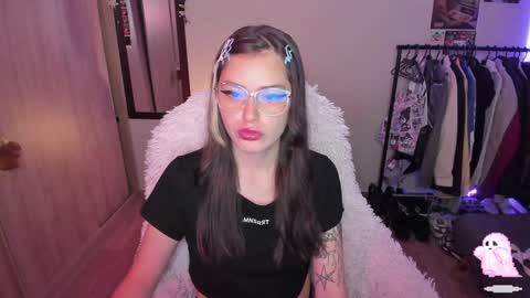 pixie online show from 12/03/24, 12:57