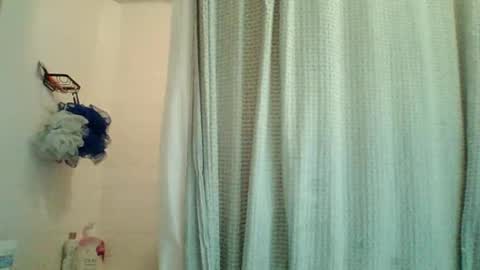 Snapshot of pixieluxxx chatting on 04/25/26, 04:26 PixieLuxXx online show from 04/25/26, 04:26