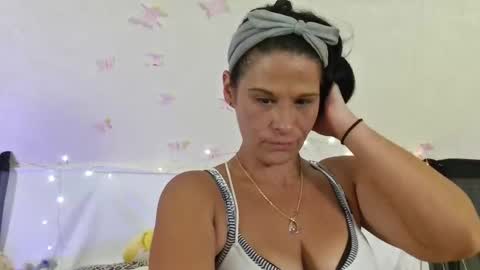 Snapshot of pixieluxxx chatting on 04/28/26, 12:09 PixieLuxXx online show from 04/28/26, 12:09