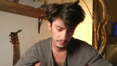 Snapshot of pixiemanicdreamboy chatting on 10/24/25, 01:13 Juju online show from 10/24/25, 01:13