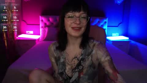 pixiepeachh online show from 09/22/25, 12:29