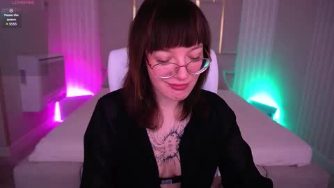 pixiepeachh online show from 11/09/25, 07:28