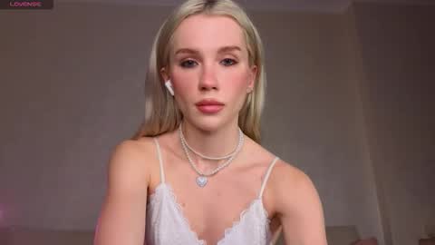 Emmy and Edward online show from 01/11/26, 06:57