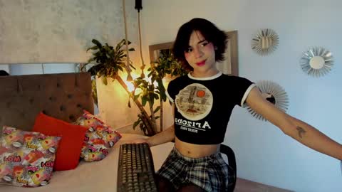 cris online show from 01/30/25, 02:27