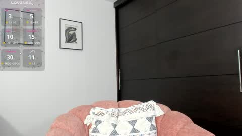 Angie Henao online show from 04/22/26, 08:43