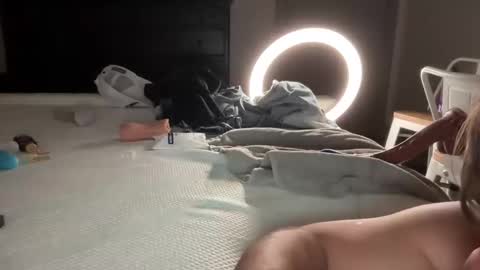 PeggedBiGuy online show from 12/04/25, 06:23