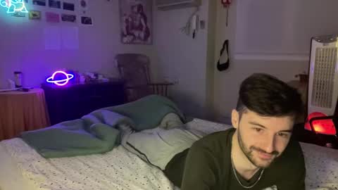 Snapshot of placebo14 chatting on 12/24/24, 12:11 placebo14 online show from 12/24/24, 12:11