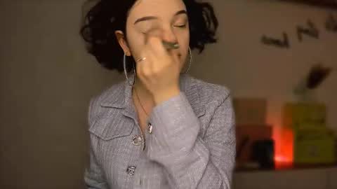 Vikky is here online show from 10/28/25, 01:03