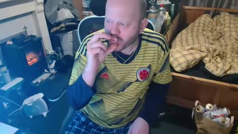 Snapshot of playboy_horny chatting on 11/30/25, 03:32 playboy_horny online show from 11/30/25, 03:32