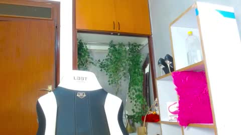 Snapshot of playboytit chatting on 01/04/25, 06:19 playboytit online show from 01/04/25, 06:19