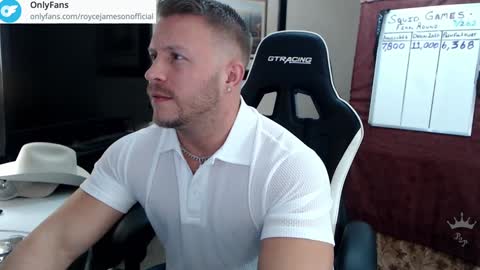 Player online show from 12/22/24, 08:38