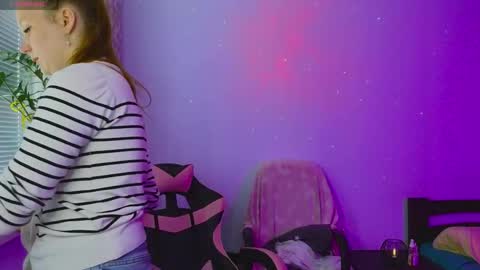 Snapshot of playful_mary chatting on 05/29/26, 10:35 Masha online show from 05/29/26, 10:35
