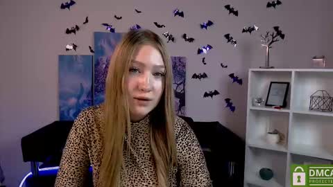 Snapshot of playful_sophie chatting on 12/24/24, 06:17 Sophie online show from 12/24/24, 06:17
