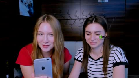 Snapshot of playful_sophie chatting on 01/25/25, 01:52 Sophie online show from 01/25/25, 01:52
