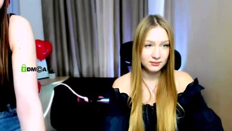Snapshot of playful_sophie chatting on 02/18/25, 04:48 Sophie online show from 02/18/25, 04:48