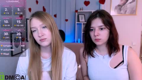 Snapshot of playful_sophie chatting on 03/05/25, 02:57 Sophie online show from 03/05/25, 02:57