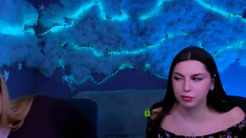 Sophie online show from 04/22/26, 07:26